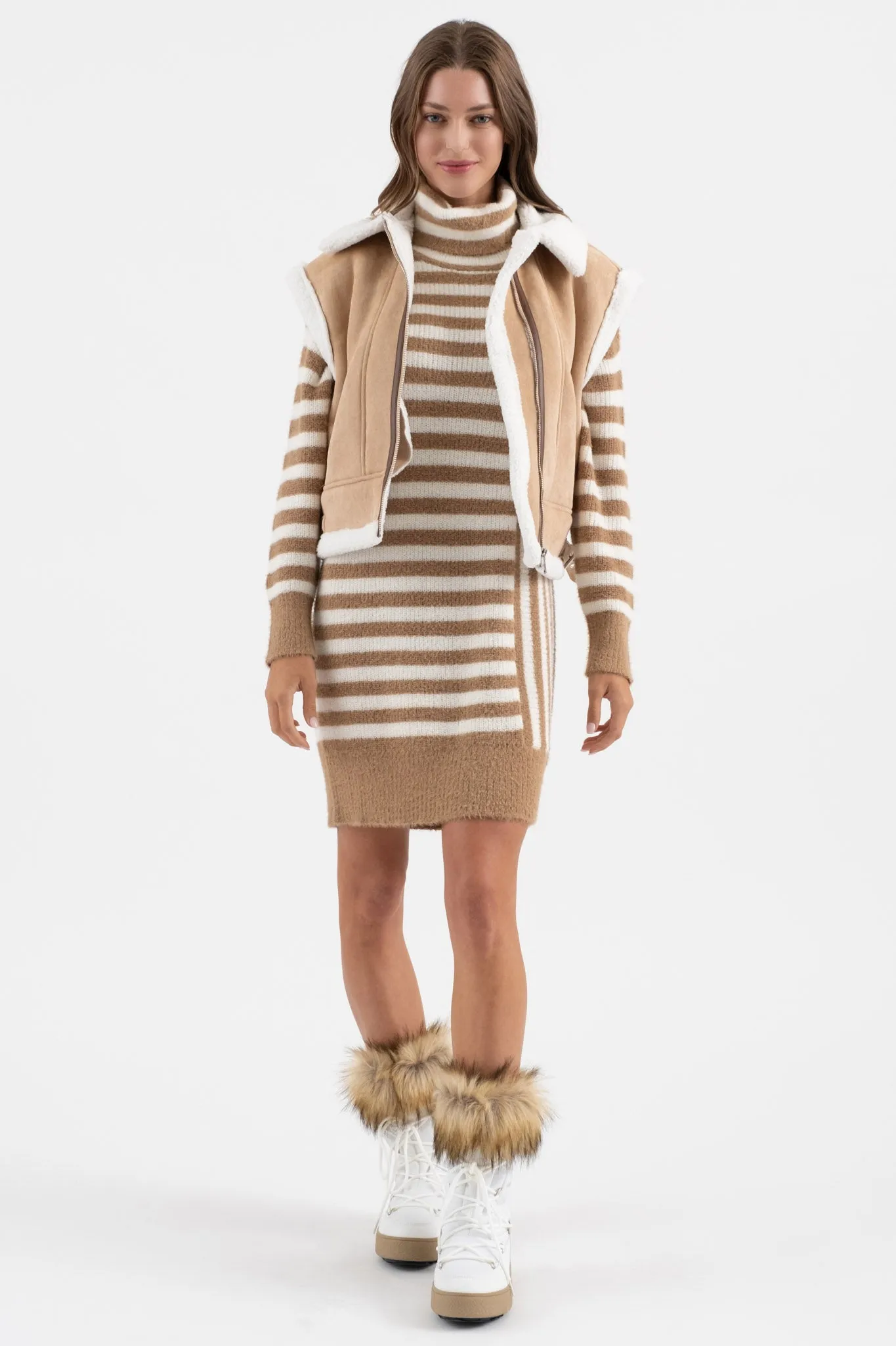 CONTRAST FAUX SHEARLING ZIP UP VEST
