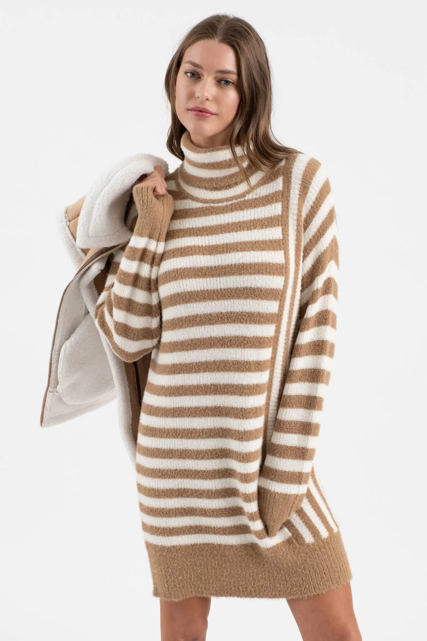 CONTRAST FAUX SHEARLING ZIP UP VEST
