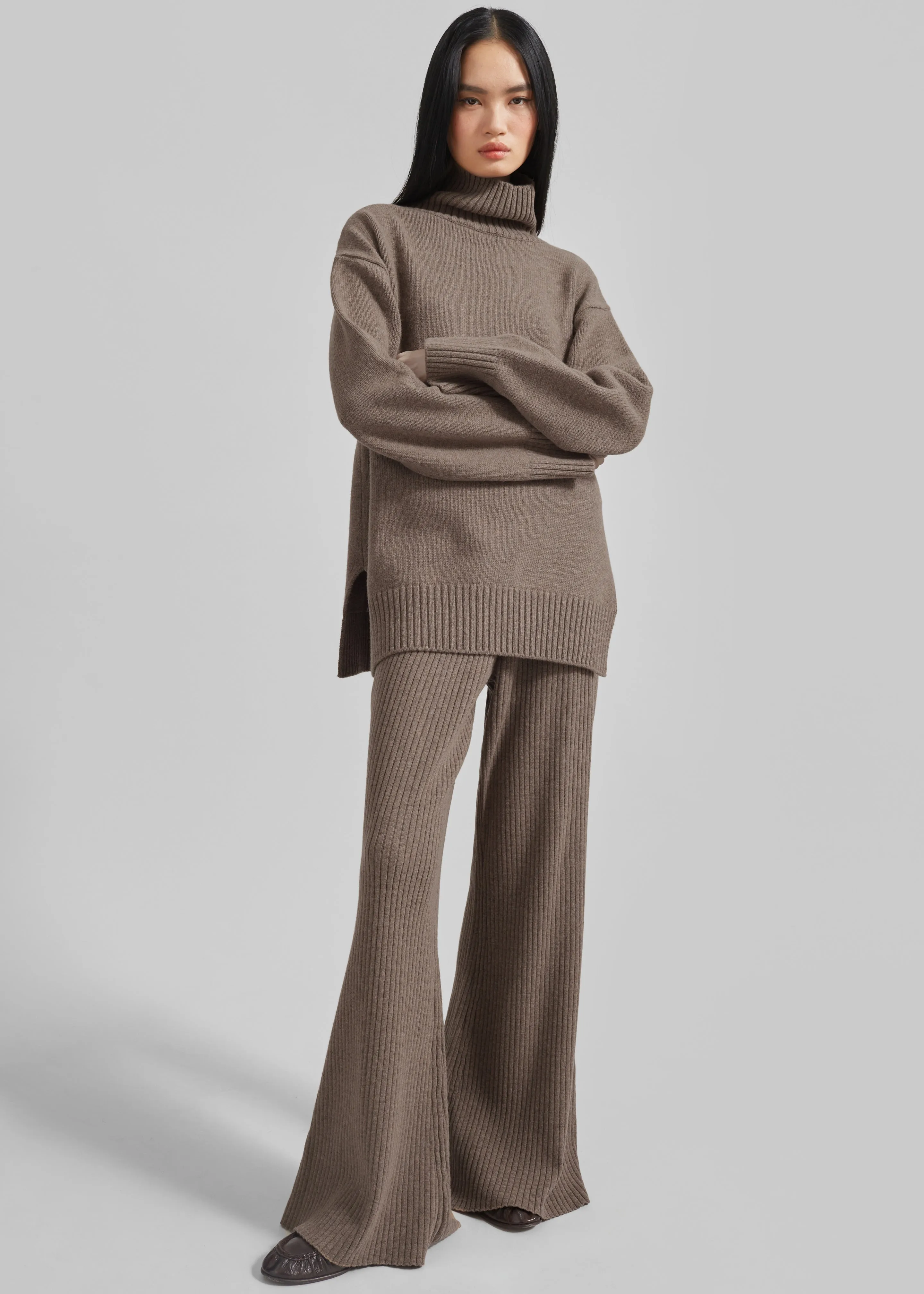 Odense Turtleneck Sweater - Brown